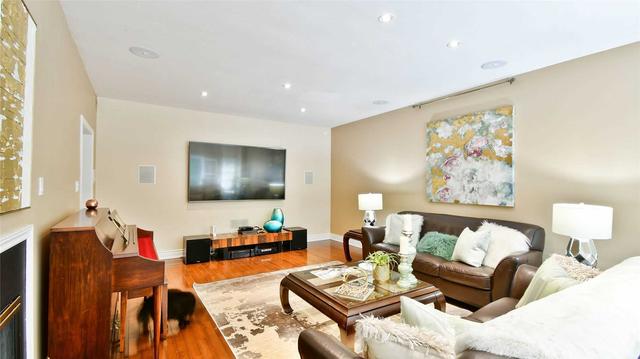 81 Woodview Dr, House detached with 5 bedrooms, 4 bathrooms and 11 parking in Pickering ON | Image 5