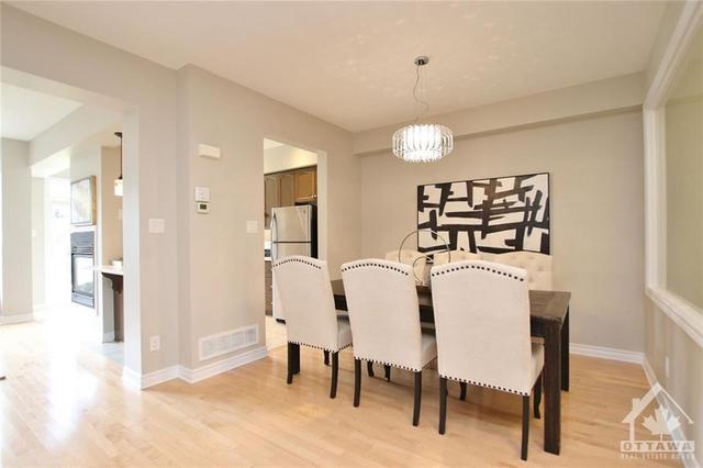 1132 Tischart Crescent, Townhouse with 3 bedrooms, 3 bathrooms and 3 parking in Ottawa ON | Image 11