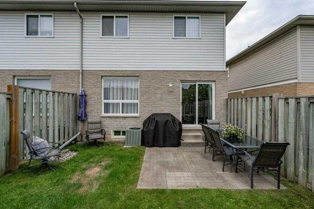 13 - 104 Frances Ave, Townhouse with 3 bedrooms, 2 bathrooms and 2 parking in Hamilton ON | Image 25