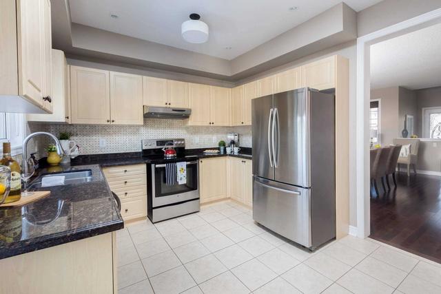 189 Ravineview Dr, House detached with 3 bedrooms, 4 bathrooms and 4 parking in Vaughan ON | Image 3