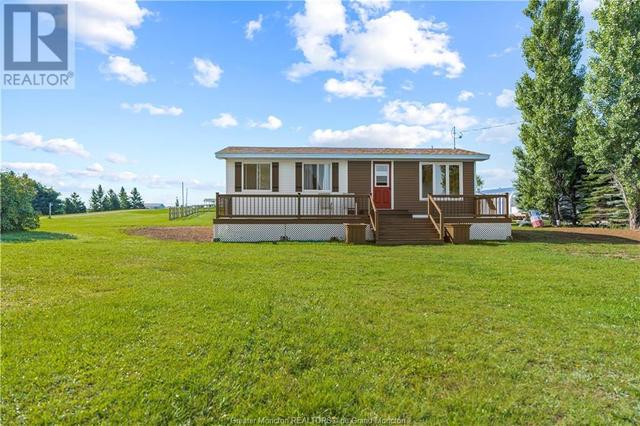 83 Linda St, House detached with 2 bedrooms, 1 bathrooms and null parking in Wellington NB | Image 1