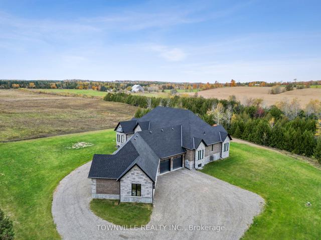 9042 Sideroad 10, House detached with 4 bedrooms, 4 bathrooms and 16 parking in Erin ON | Image 12