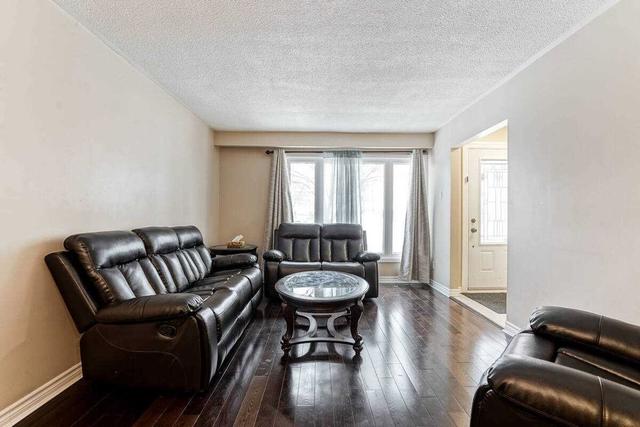 83 Manitou Cres, House semidetached with 3 bedrooms, 2 bathrooms and 4 parking in Brampton ON | Image 23