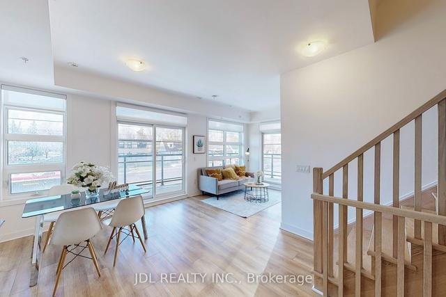 18 - 57 Finch Ave W, Townhouse with 3 bedrooms, 3 bathrooms and 1 parking in Toronto ON | Image 2