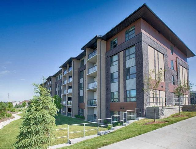 207 - 25 Kay Cres, Condo with 2 bedrooms, 2 bathrooms and 1 parking in Guelph ON | Image 1