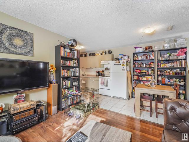 7815 176 St Nw, House semidetached with 3 bedrooms, 2 bathrooms and 2 parking in Edmonton AB | Image 16