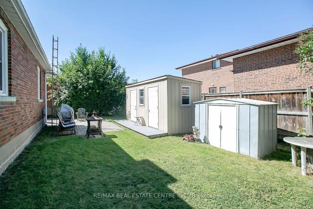 2 Gregory St S, House detached with 2 bedrooms, 2 bathrooms and 5 parking in Brampton ON | Image 30