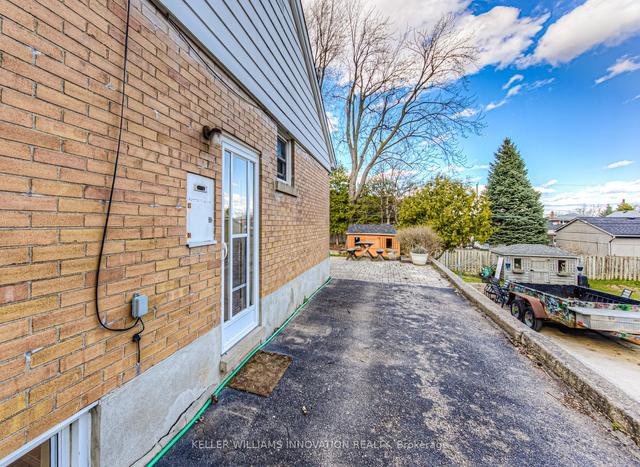 30 Belmont Ave E, House detached with 3 bedrooms, 2 bathrooms and 3 parking in Kitchener ON | Image 17
