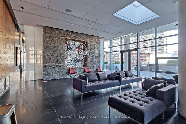 2411 - 21 Widmer St, Condo with 2 bedrooms, 2 bathrooms and 1 parking in Toronto ON | Image 30