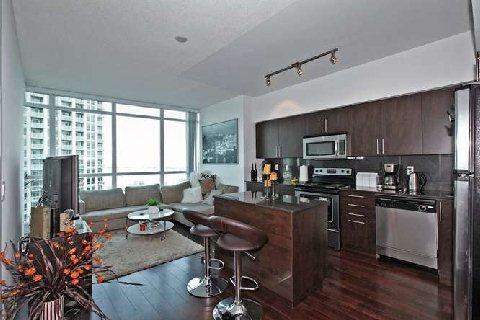 2702 - 215 Fort York Blvd, Condo with 2 bedrooms, 2 bathrooms and 1 parking in Toronto ON | Image 3