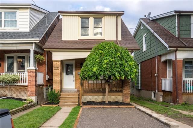 86 Rosslyn Ave S, House detached with 3 bedrooms, 1 bathrooms and 1 parking in Hamilton ON | Image 1