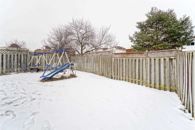 32 Saddlecreek Crt S, House detached with 3 bedrooms, 4 bathrooms and 5 parking in Brampton ON | Image 22