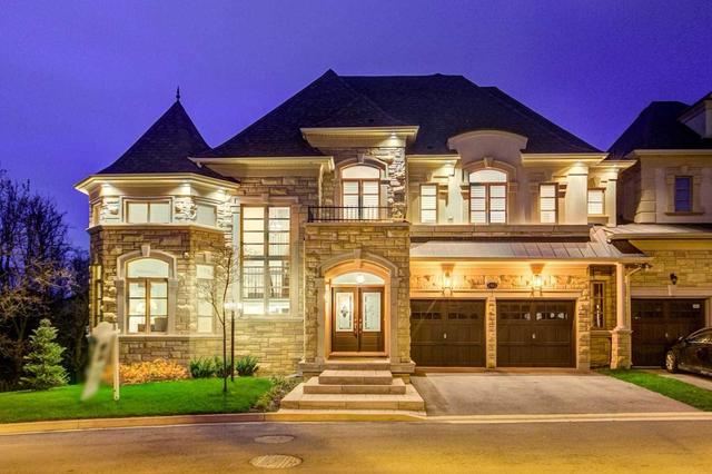 2462 Chateau Common, House attached with 3 bedrooms, 5 bathrooms and 2 parking in Oakville ON | Image 1