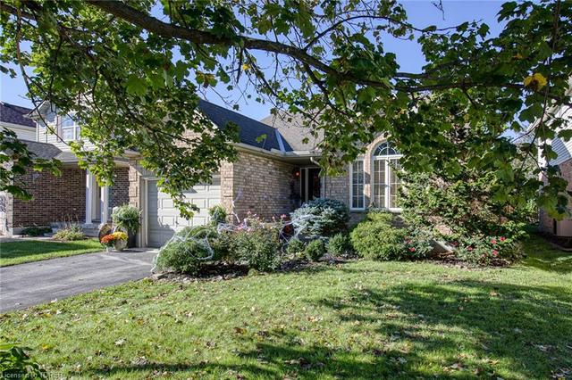 17 Tulip Drive, House detached with 2 bedrooms, 1 bathrooms and 3 parking in Tillsonburg ON | Image 2