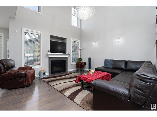 1076 Armitage Cr Nw, House detached with 5 bedrooms, 3 bathrooms and null parking in Edmonton AB | Image 2