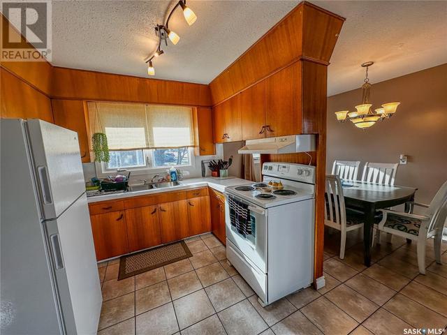 386 Mountview Road, House detached with 4 bedrooms, 3 bathrooms and null parking in Yorkton SK | Image 28