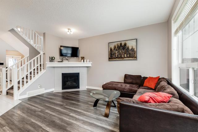 127 Hillcrest Circle Sw, House detached with 4 bedrooms, 3 bathrooms and 4 parking in Calgary AB | Image 4