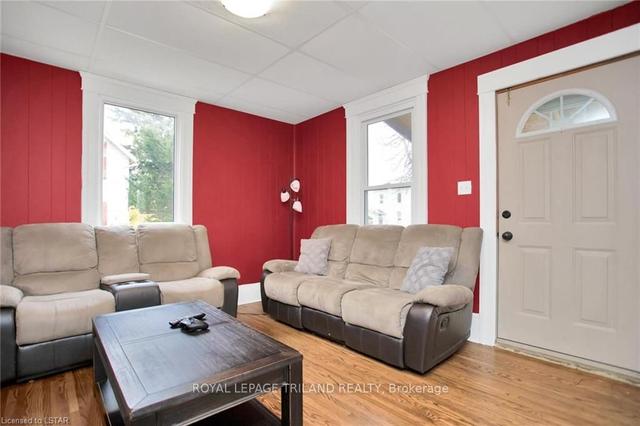 263 King St, House detached with 3 bedrooms, 2 bathrooms and 4 parking in Southwest Middlesex ON | Image 34