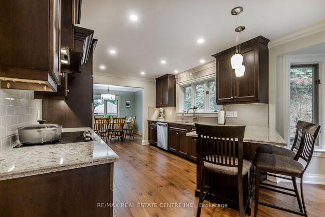 1811 Old Waterdown Rd, House detached with 4 bedrooms, 3 bathrooms and 16 parking in Burlington ON | Image 7