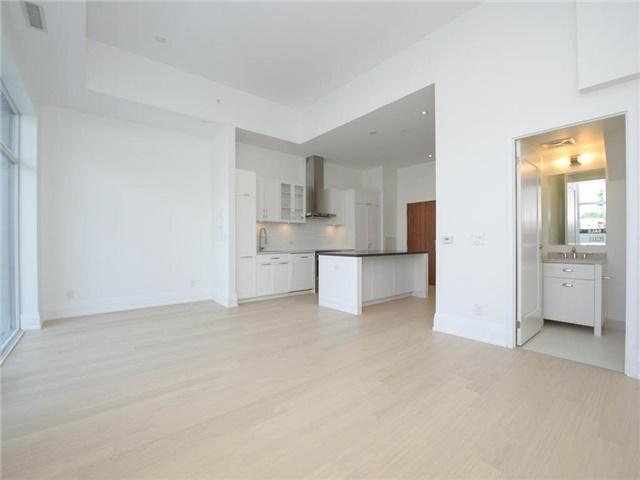 101 - 25 Malcolm Rd, Townhouse with 2 bedrooms, 3 bathrooms and 1 parking in Toronto ON | Image 4