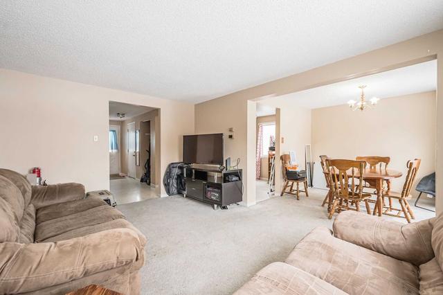16 Rodgers Rd, House detached with 4 bedrooms, 3 bathrooms and 3 parking in Guelph ON | Image 2