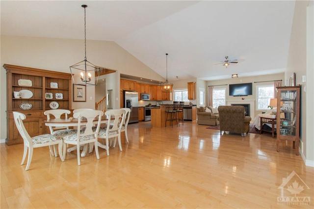 698 Barryvale Road, House detached with 3 bedrooms, 3 bathrooms and 12 parking in Greater Madawaska ON | Image 5
