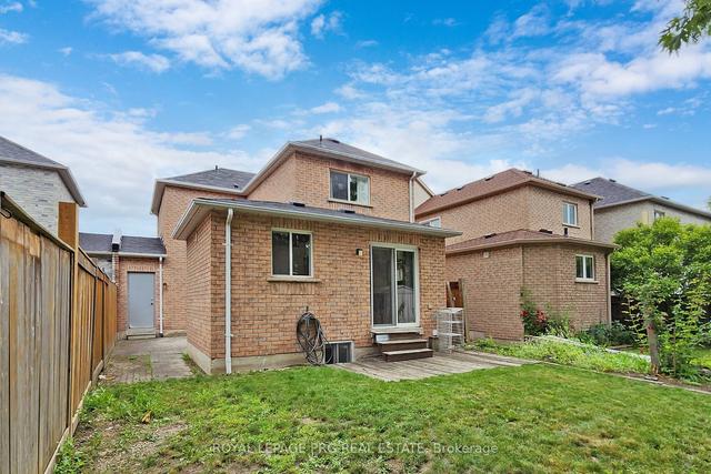 7241 Pallett Crt, House attached with 3 bedrooms, 4 bathrooms and 4 parking in Mississauga ON | Image 21