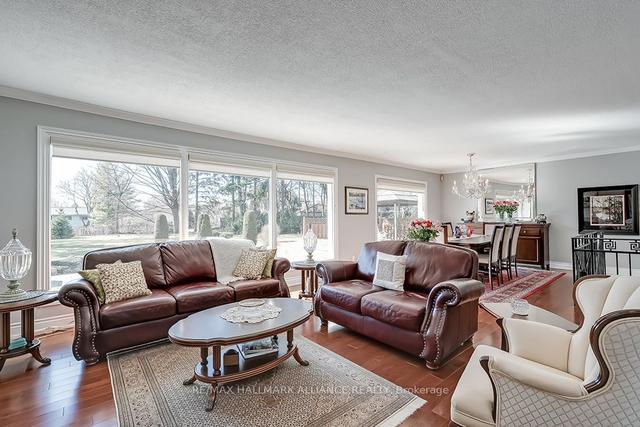 258 Westwood Dr, House detached with 3 bedrooms, 3 bathrooms and 8 parking in Oakville ON | Image 30