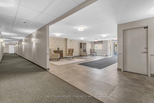 404 - 1535 Grand Marais Rd W, Condo with 2 bedrooms, 2 bathrooms and 1 parking in Windsor ON | Image 17