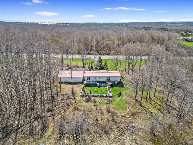 19656 Loyalist Pkwy, House detached with 3 bedrooms, 2 bathrooms and 7 parking in Prince Edward County ON | Image 32