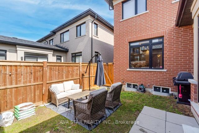 80 Pearman Cres, House attached with 3 bedrooms, 3 bathrooms and 2 parking in Brampton ON | Image 19