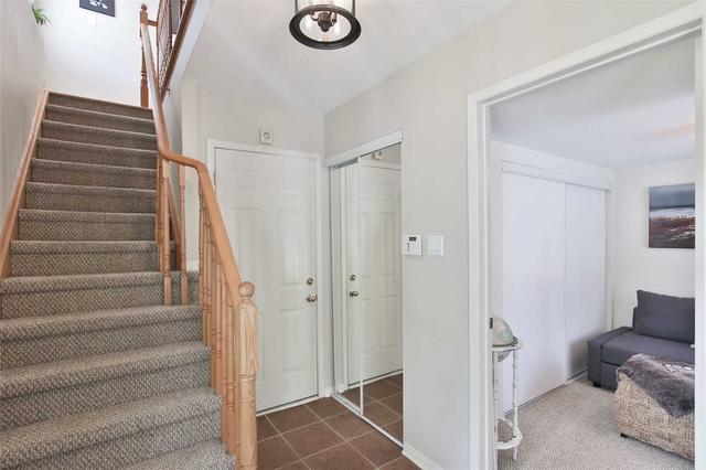 40 Birdstone Cres, Townhouse with 3 bedrooms, 3 bathrooms and 3 parking in Toronto ON | Image 24
