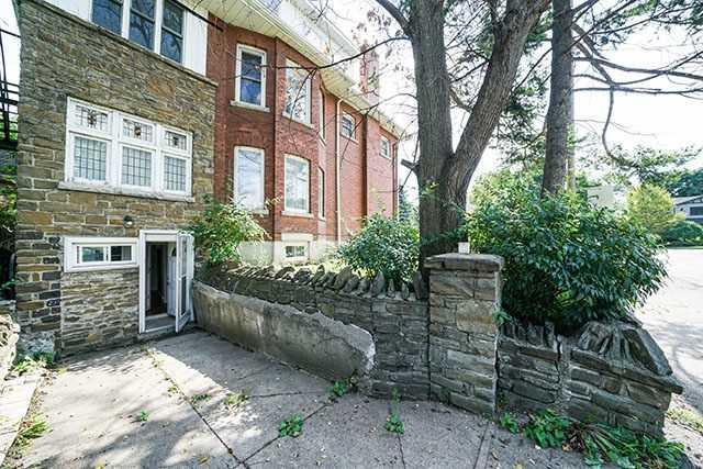 64 Queen's Dr, House detached with 7 bedrooms, 4 bathrooms and 6 parking in Toronto ON | Image 20