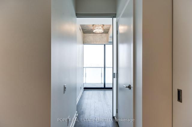 2403 - 11 Charlotte St, Condo with 1 bedrooms, 1 bathrooms and 0 parking in Toronto ON | Image 5