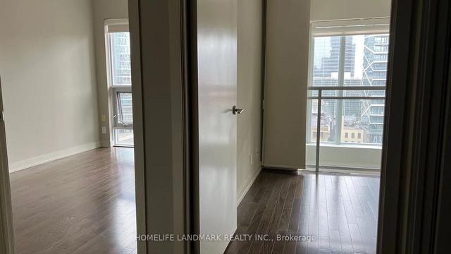lph24 - 21 Nelson St, Condo with 2 bedrooms, 3 bathrooms and 1 parking in Toronto ON | Image 14