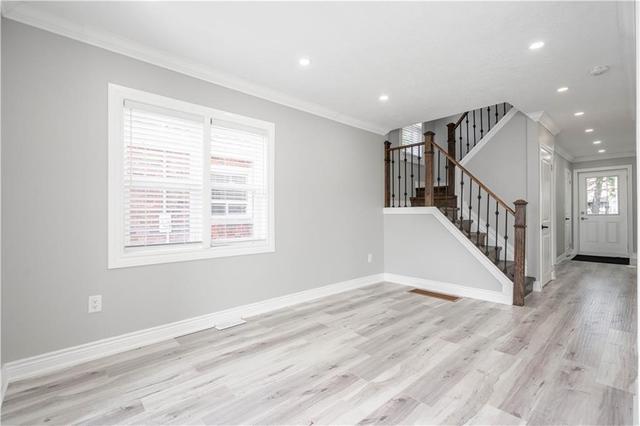 upper - 138 Tuxedo Avenue S, House detached with 3 bedrooms, 2 bathrooms and 4 parking in Hamilton ON | Image 7