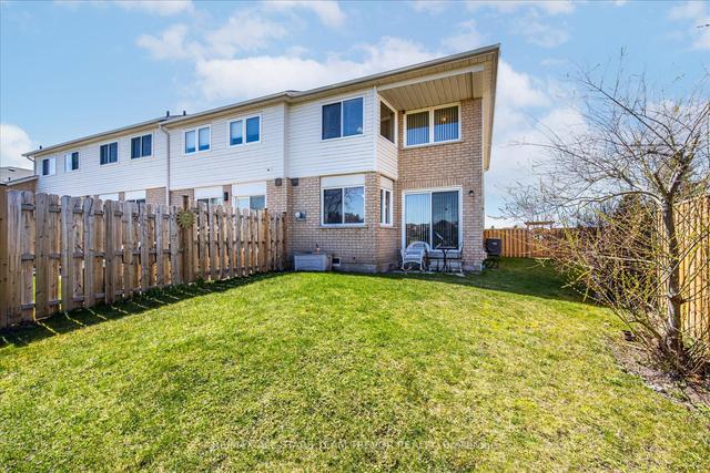 23 Mainprize Cres, House attached with 3 bedrooms, 4 bathrooms and 4 parking in East Gwillimbury ON | Image 20