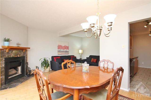 15 Saxton Crescent, Townhouse with 3 bedrooms, 2 bathrooms and 2 parking in Ottawa ON | Image 13