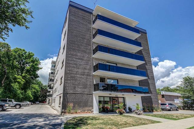 201 - 2411 New St, Condo with 2 bedrooms, 1 bathrooms and 1 parking in Burlington ON | Image 12
