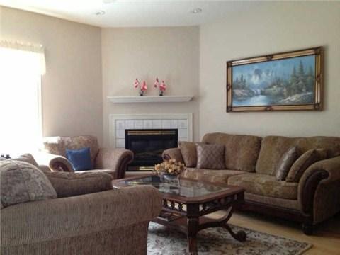 128 Wildwood Tr, House detached with 3 bedrooms, 3 bathrooms and 5 parking in Barrie ON | Image 2