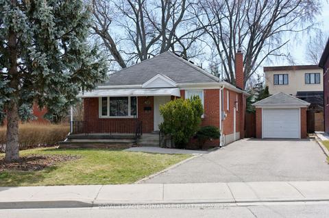 32 Pine Ave N, Mississauga, ON, L5H2P8 | Card Image
