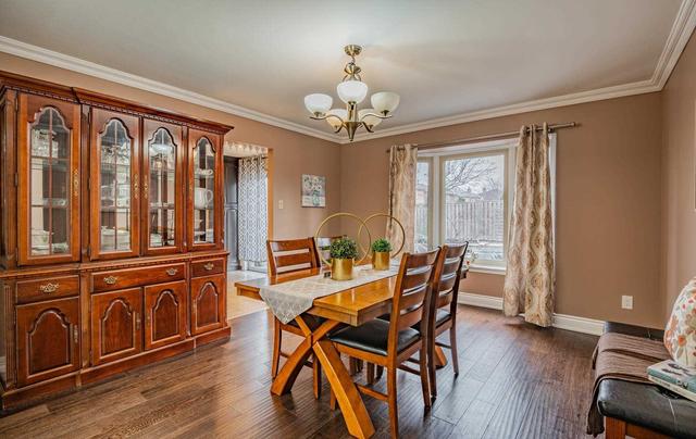 11 Newport St, House detached with 4 bedrooms, 5 bathrooms and 4 parking in Brampton ON | Image 2