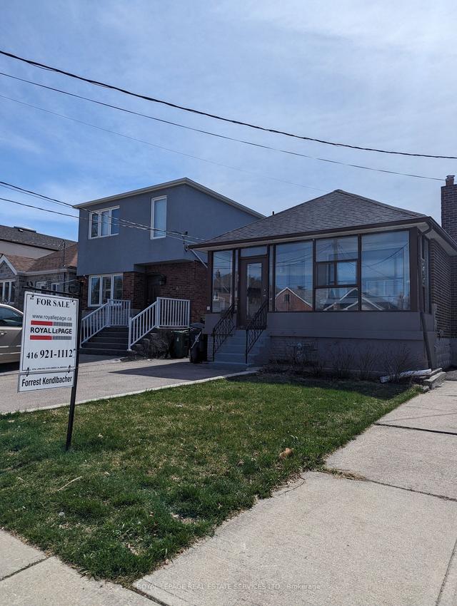 109 Bowie Ave, House detached with 2 bedrooms, 2 bathrooms and 1 parking in Toronto ON | Image 1