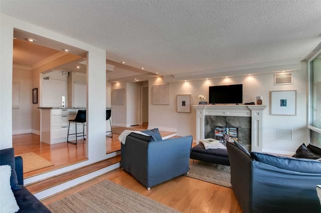 1807 - 260 Scarlett Rd, Condo with 1 bedrooms, 1 bathrooms and 1 parking in Toronto ON | Image 4