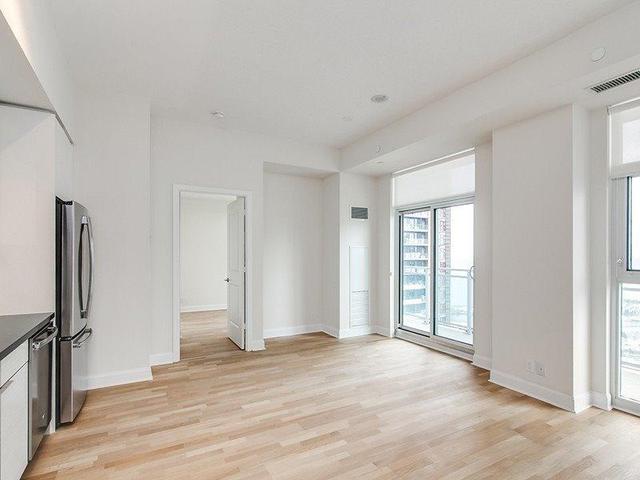 Lph3701 - 33 Shore Breeze Dr, Condo with 2 bedrooms, 3 bathrooms and 2 parking in Toronto ON | Image 2