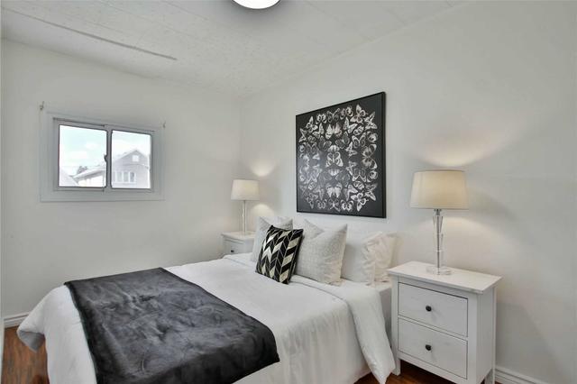 toronto - 233 Sixth St, House attached with 3 bedrooms, 2 bathrooms and 2 parking in Toronto ON | Image 14