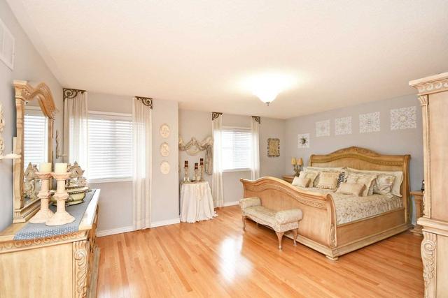 7 Vintage Gate, House detached with 4 bedrooms, 5 bathrooms and 6 parking in Brampton ON | Image 10