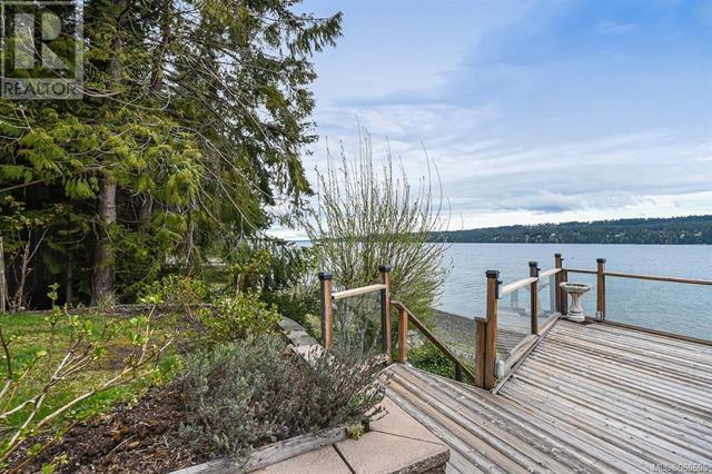 7602 Ships Point Rd, House detached with 3 bedrooms, 3 bathrooms and 6 parking in Comox Valley A BC | Image 16