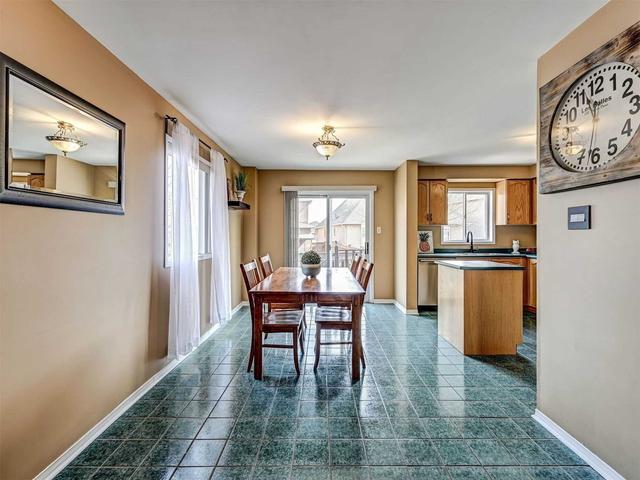 18 Weather Vane Lane, House semidetached with 3 bedrooms, 4 bathrooms and 5 parking in Brampton ON | Image 3