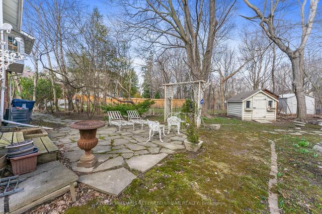 39 Addington Ave, House detached with 3 bedrooms, 2 bathrooms and 3 parking in Toronto ON | Image 27